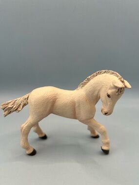 Papo Cremelo Foal Realistic Miniature Cute Colt  Foal Baby Horse Pony Playful